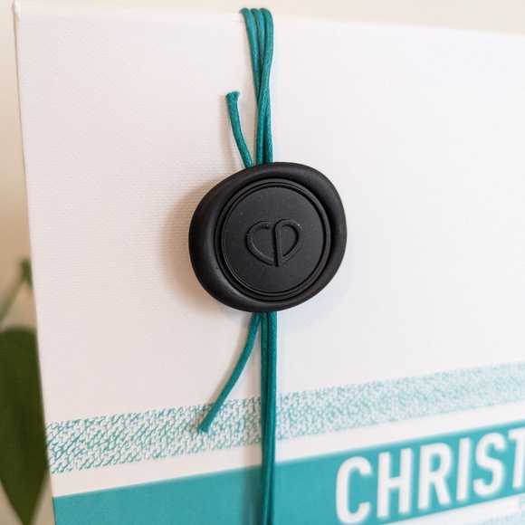 Christian Dior gift box - Picture 4 of 14